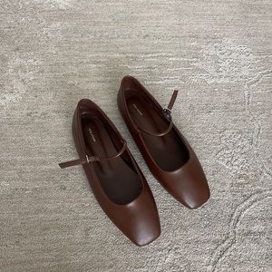 Brown flats